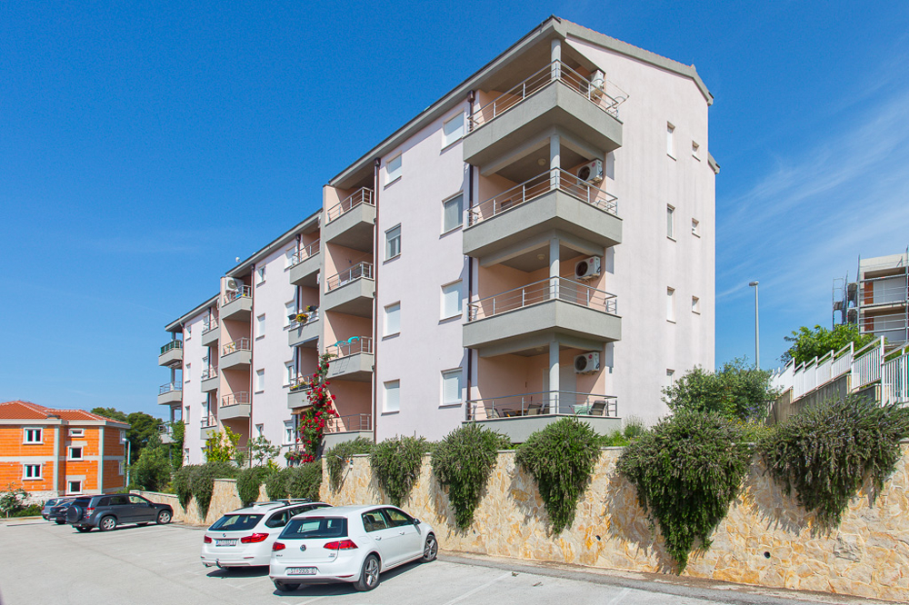 Buy an apartment in Trogir on the island of Ciovo in Dalmatia, Croatia.