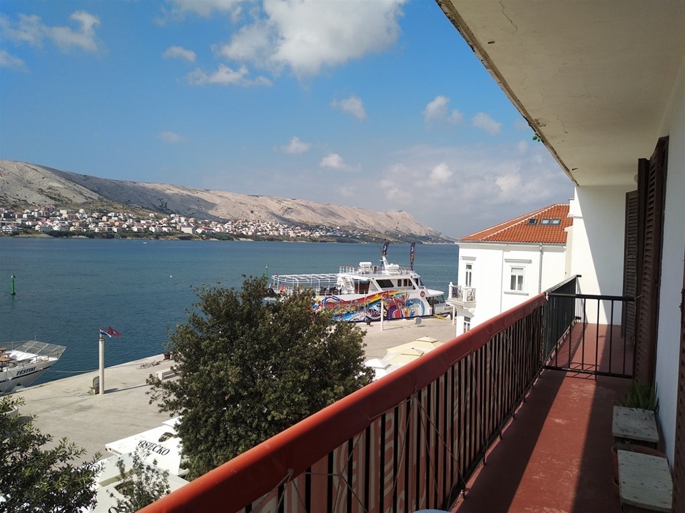Apartment in the first row by the sea in Pag, Croatia, for sale - Panorama Scouting.