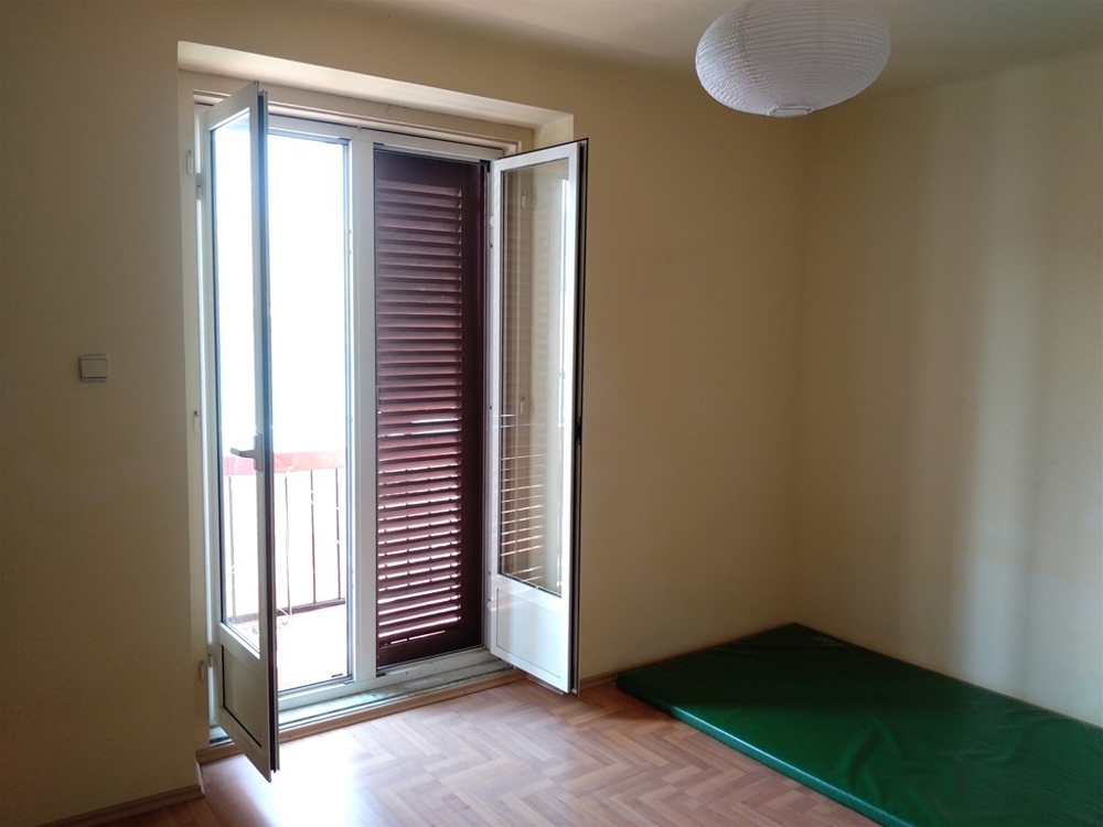 View from a room to the spacious terrace.
