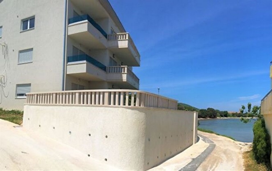Apartments in the first row to the sea in Croatia for sale - Panorama Scouting.