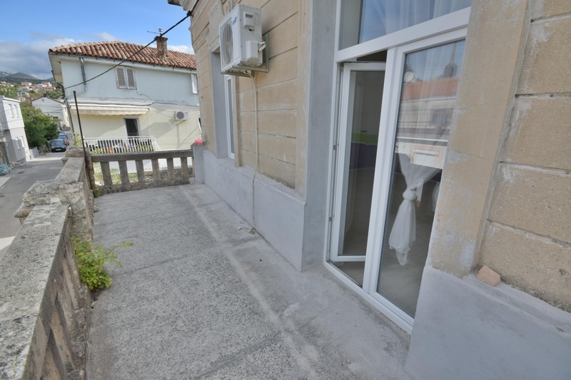 Terrace of apartment A2149 for complete renovation.