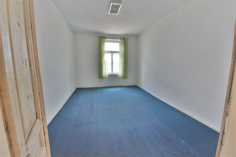 Another spacious room.