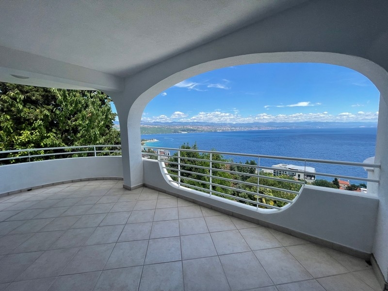 Apartment with beautiful sea view in Opatija, Croatia for sale. A2769.