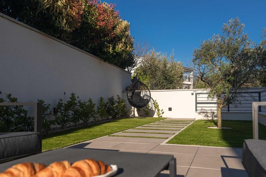Well-kept outdoor area of property A2905, Croatia - Panorama Scouting.