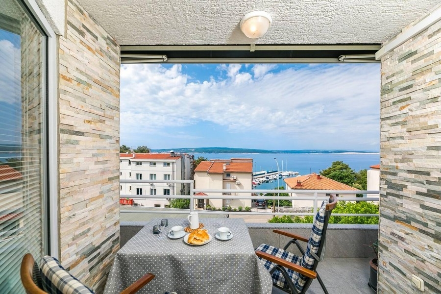 Covered terrace of an apartment with sea views in Crikvenica, Real Estate Crikvenica