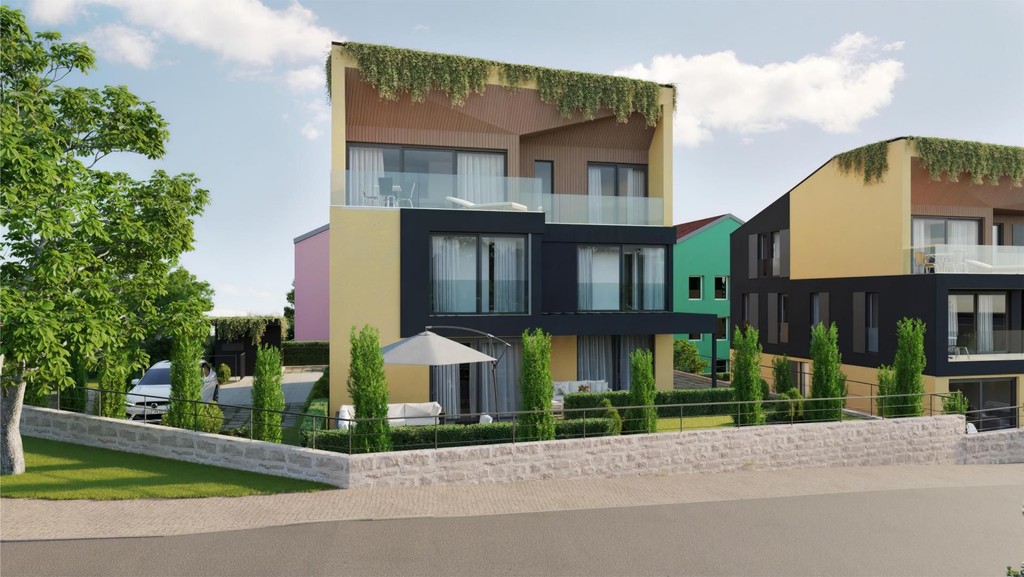 Three-storey new build with green roof, glass balustrade and garden parasol