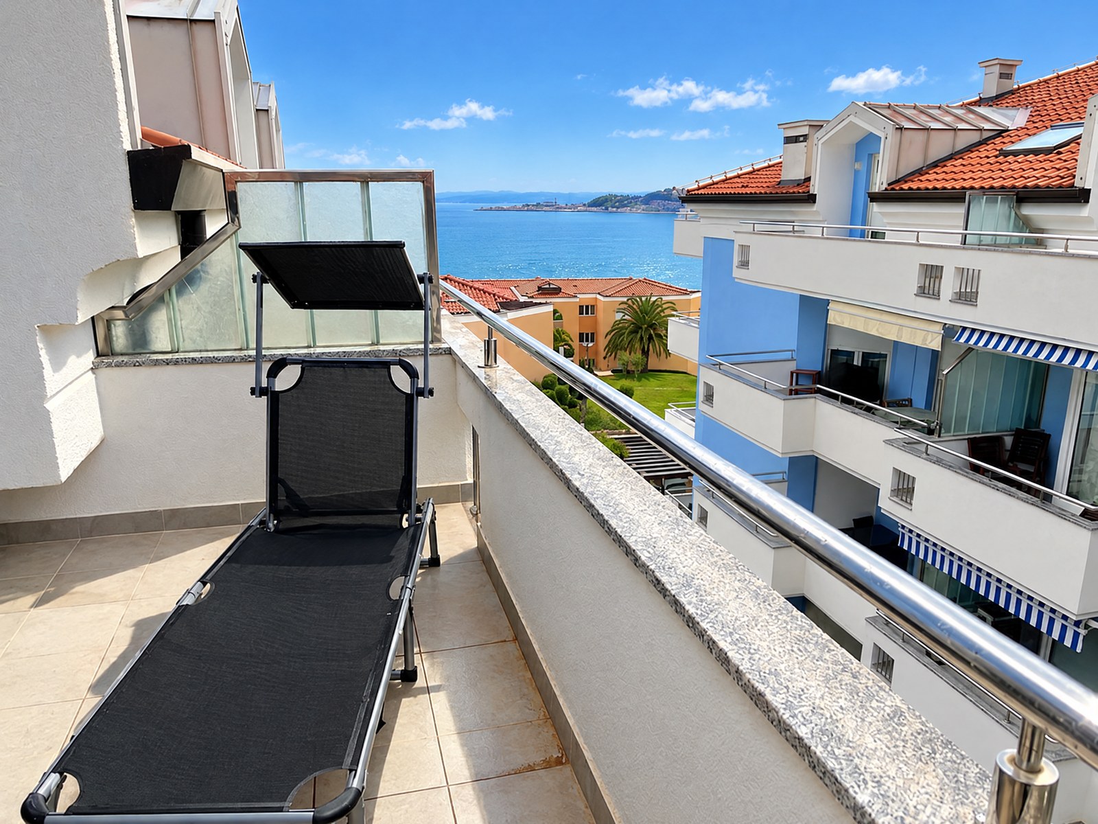 Maisonette apartment with balcony and sea view in Savudrija, Umag area