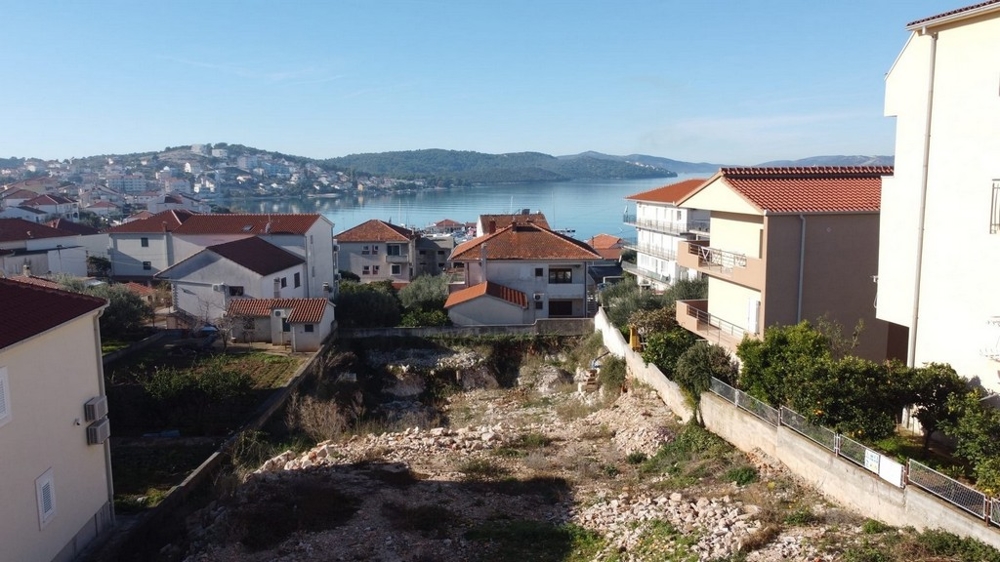 Newly built apartment with sea views in Okrug Gornji, views of the picturesque coastal town and the turquoise sea