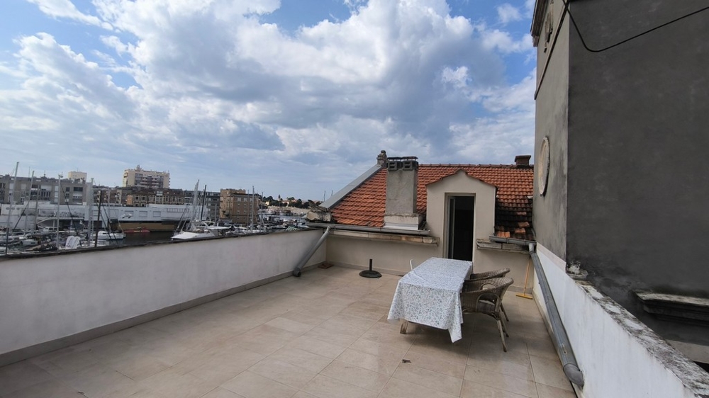 Apartment with tower and roof terrace in Zadar, Croatia for sale.