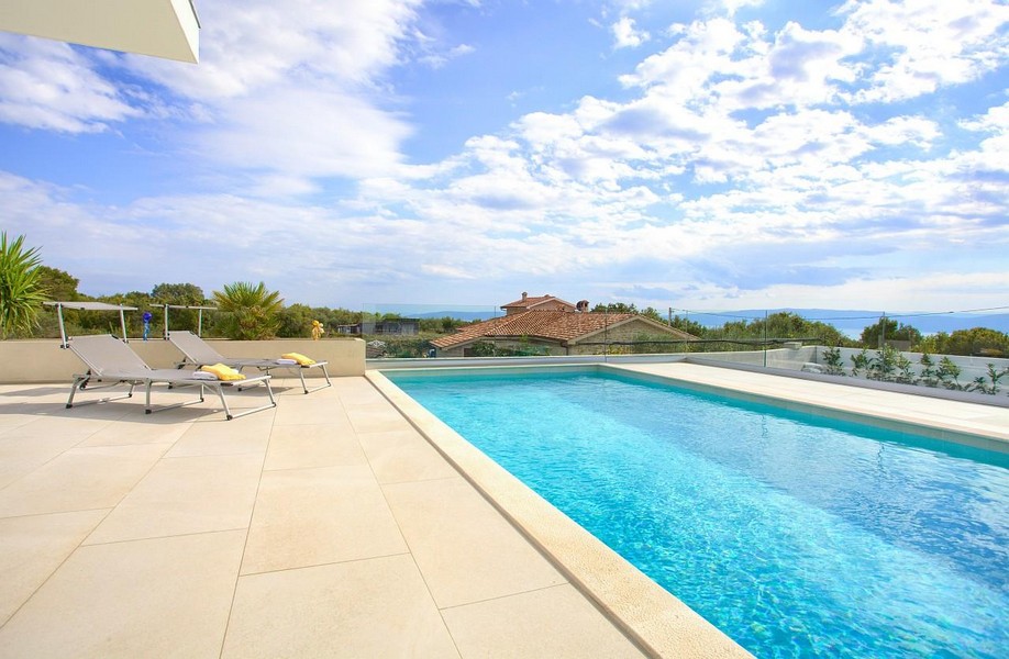 Buy an apartment with a swimming pool in Croatia - Panorama Scouting A3446.