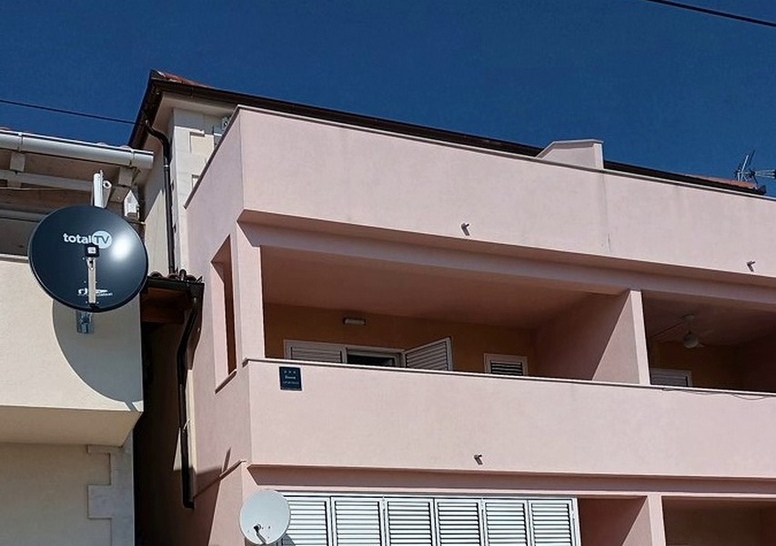 Apartment near the sea in Croatia in Tisno for sale.