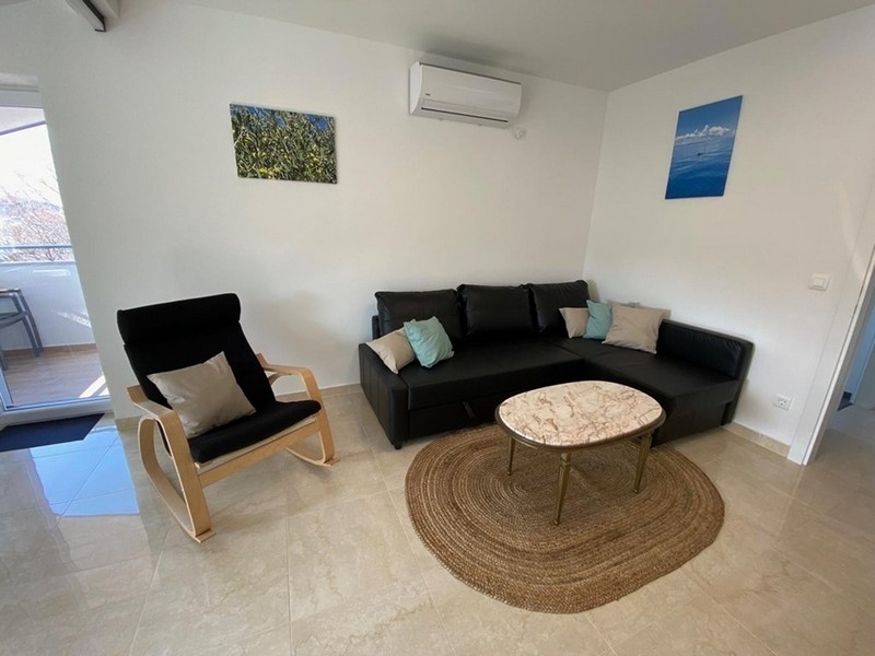 Stylish living area of ​​the A3639 apartment in Croatia.