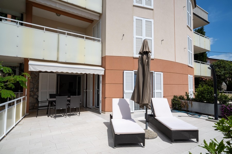 Terrace of the property A3656 in Novi Vinodolski, Kvarner Bay - Panorama Scouting.