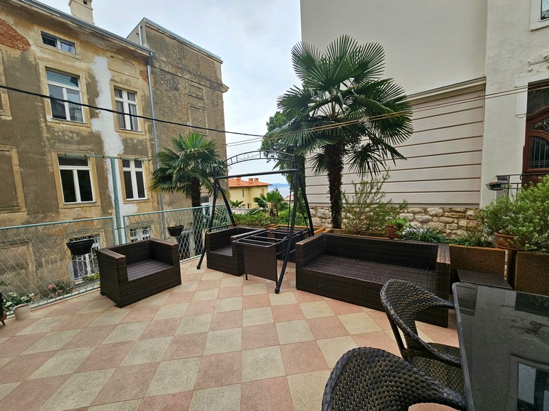 Large terrace of the property A3674 in Opatija - Panorama Scouting.