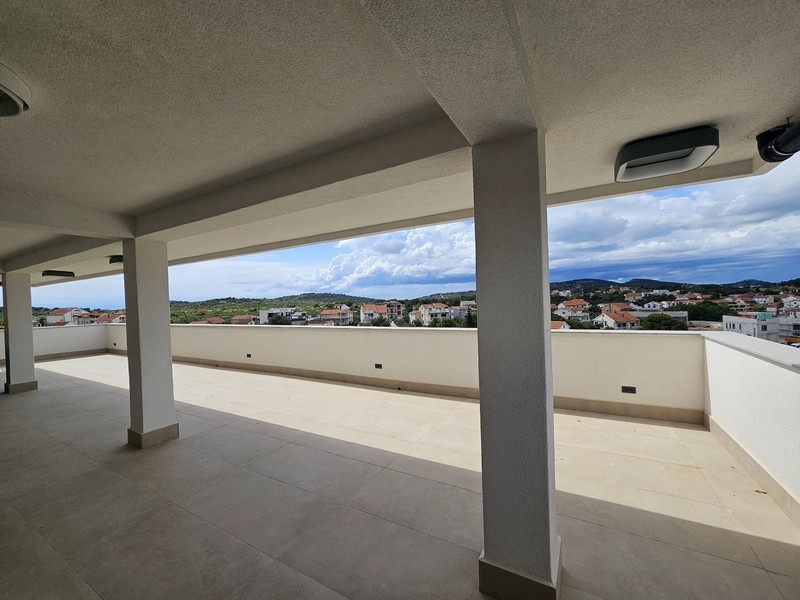 Penthouse with roof terrace for purchase in Jeraza, island of Murter.