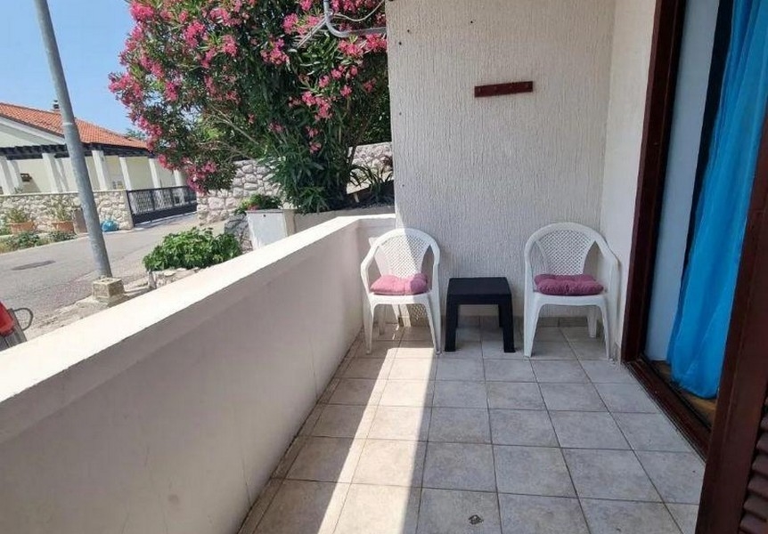 Covered terrace of the A3703 apartment, which is available in Croatia.