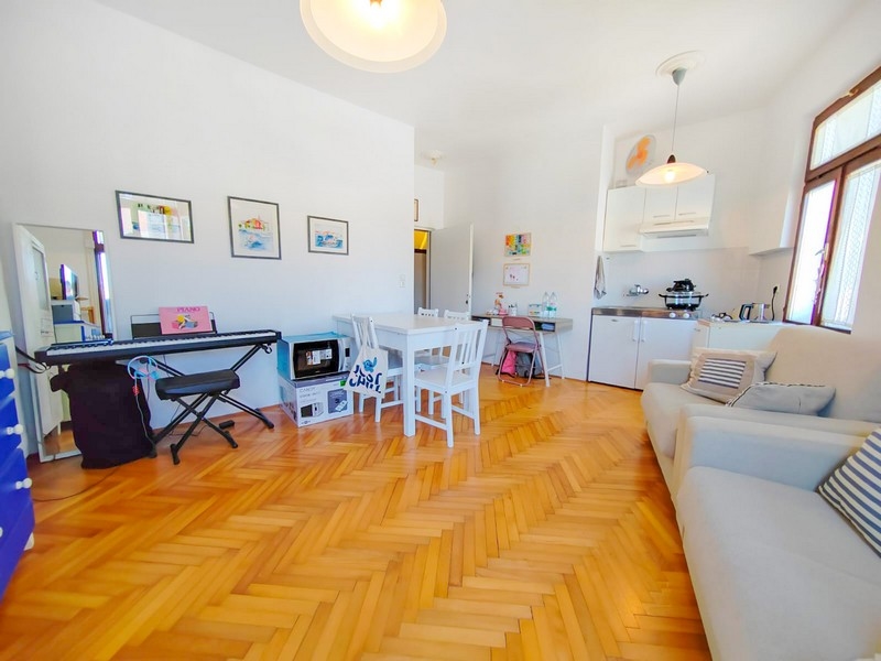 Traditional apartment in the city of Rovinj for purchase - panorama scouting.