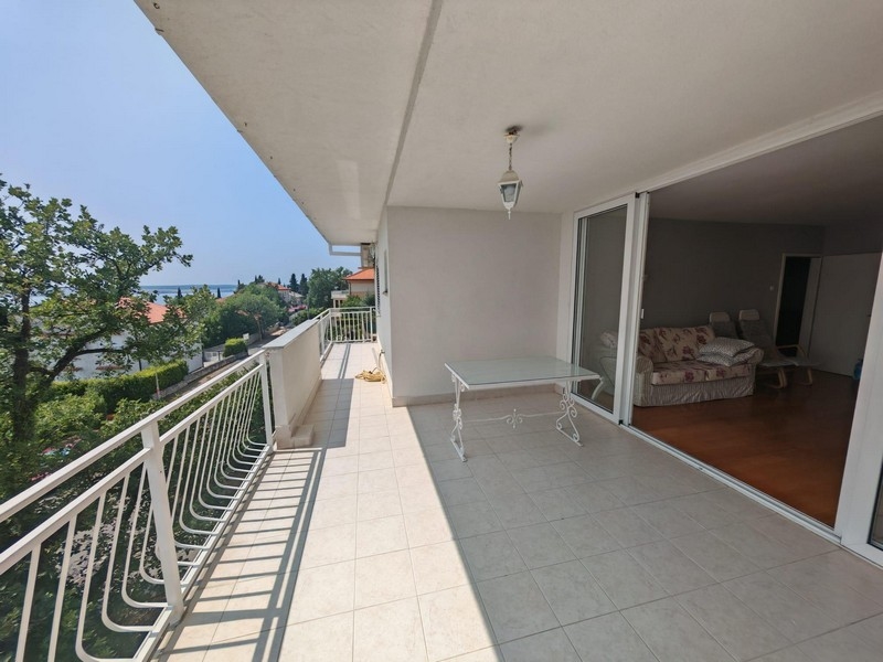 Spacious terrace with a view of the sea.