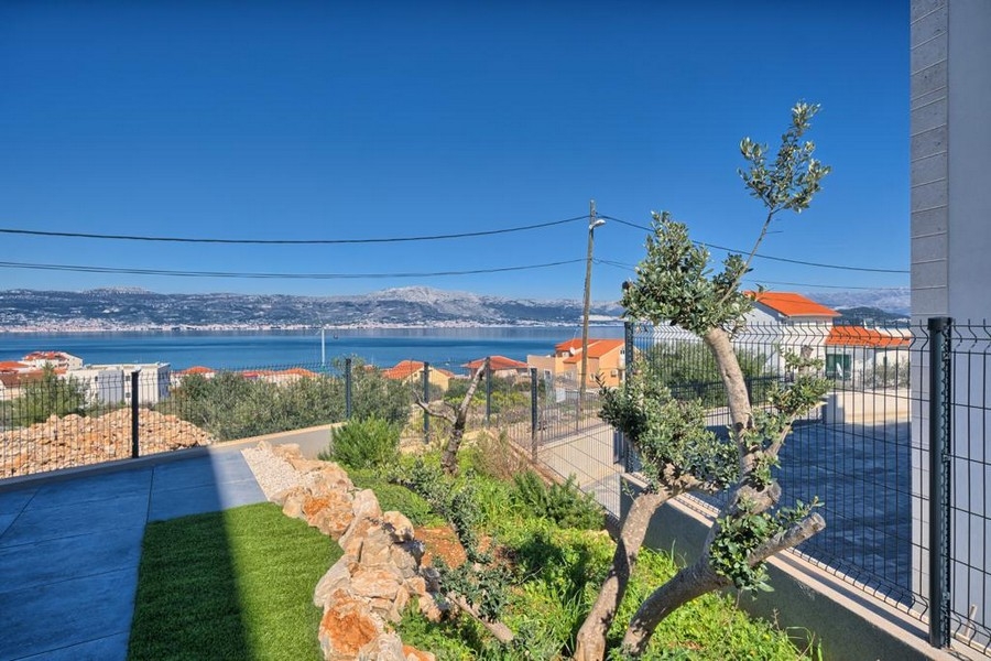 Buy the ground floor apartment Croatia - Panorama Scouting A3720.