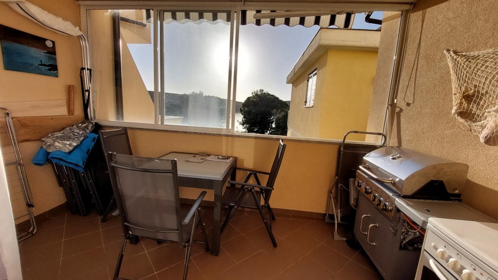 Loggia with sea views and barbecue area