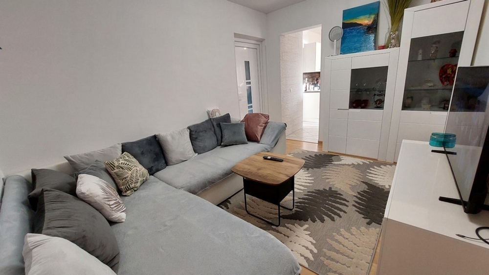 Living area with access to the kitchen