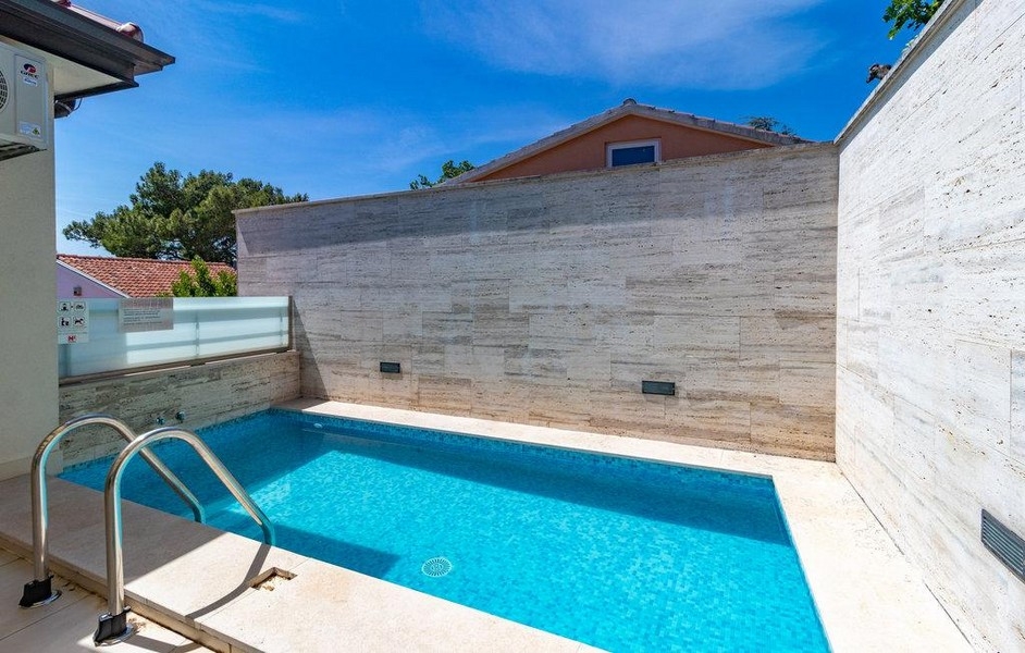 Buy apartment with pool Croatia - A3801.