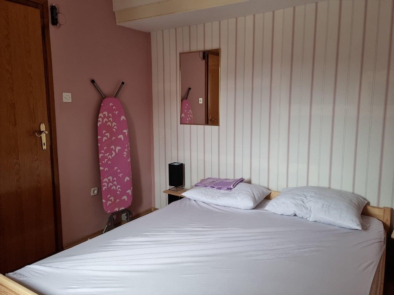 Second bedroom with double bed