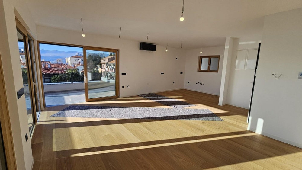 Bright living area with access to the terrace of property A3827 in Rijeka