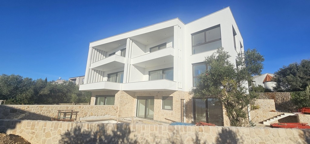 Buy apartment A3839 on the island of Krk in Croatia.