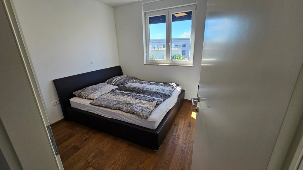 Roof terrace with views of the harbor, sea and old town