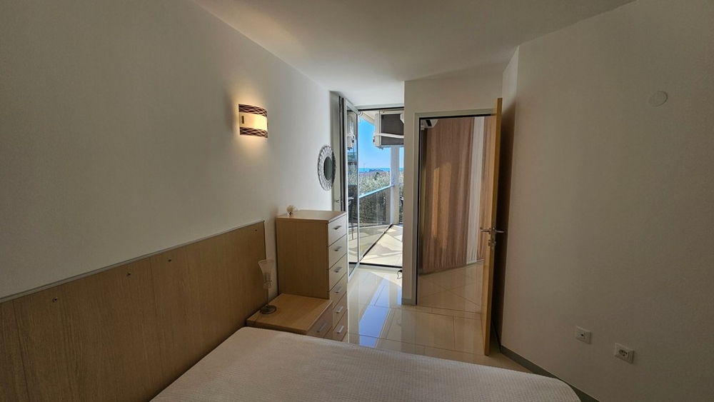 Bedroom with access to the terrace