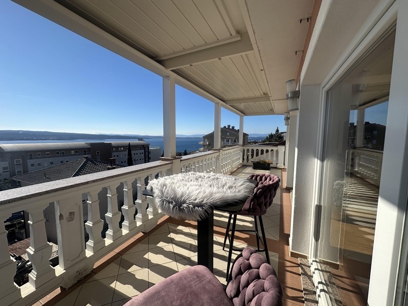 Apartment with balcony and sea view for sale in Crikvenica, Kvarner Bay.