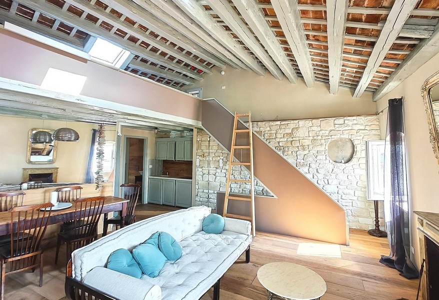 Living area and view of the gallery of apartment A3892 in Istria.