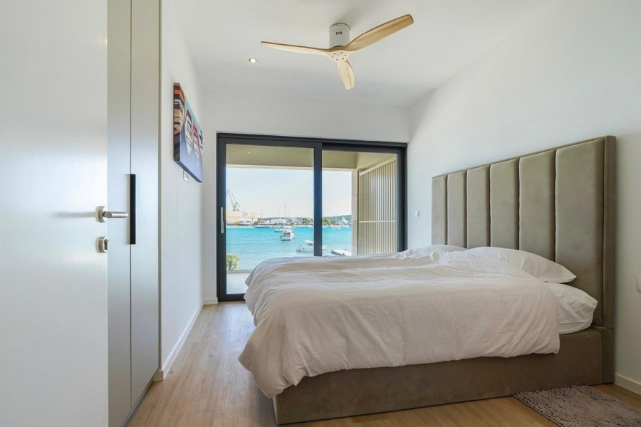 Modern bedroom right on the water