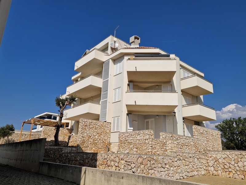 Buy an apartment on Pag in Croatia - A3900 in Novalja