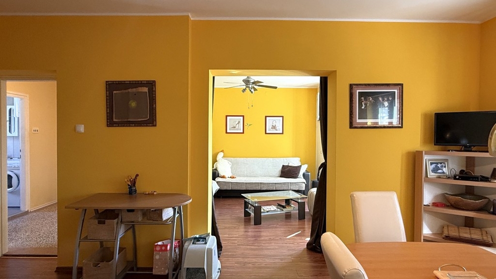 Open kitchen with fitted kitchen and appliances in Vodice