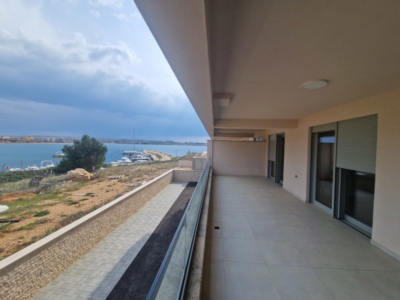 Balcony with sea view and spacious terrace