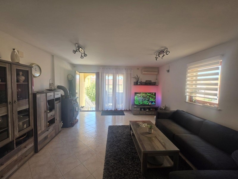 Kitchen with built-in appliances in a compact design