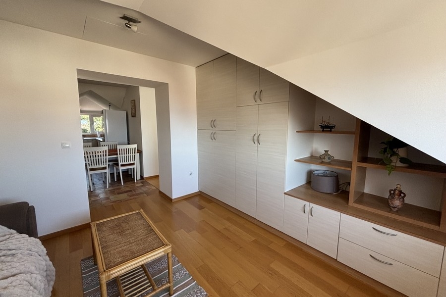 Kitchen and dining area of ​​apartment A3924 in Croatia.