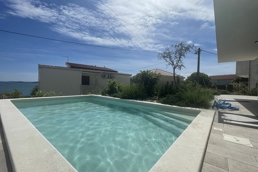 Swimming pool of apartment A3925 - with sea view.