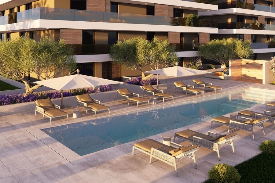 Community pool of the Ciovo apartment complex