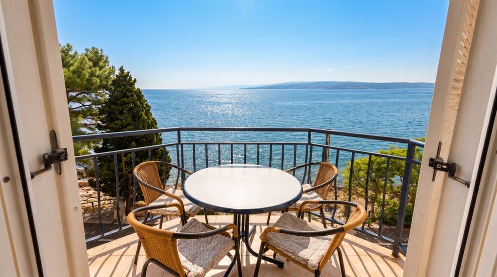 Balcony with direct sea views in Croatia