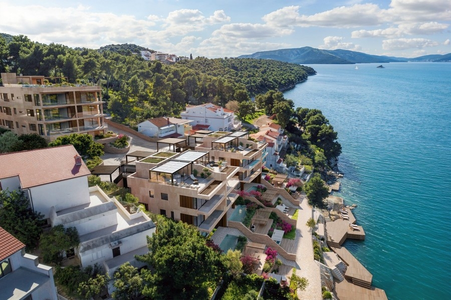 Modern new-build villas and apartments by the sea in Dalmatia