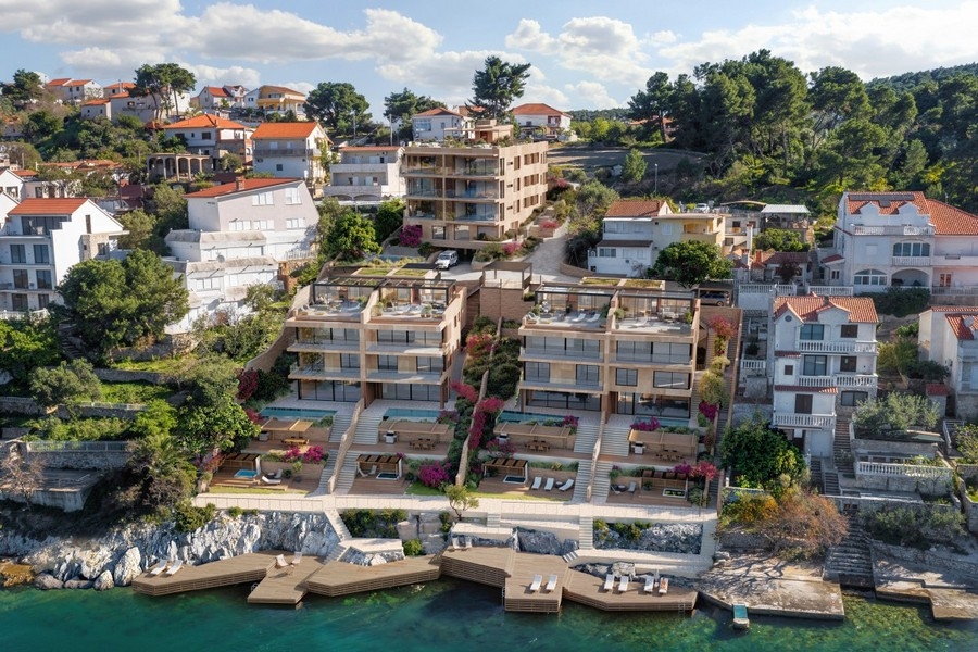 Residential complex in the first row to the sea on Ciovo