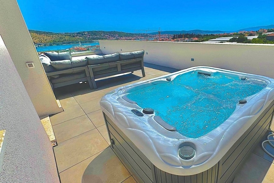 Rooftop terrace with hot tub and sea views