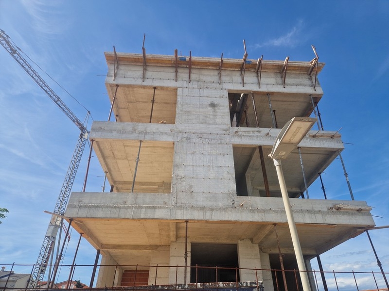 New building project with sea views in Povljana