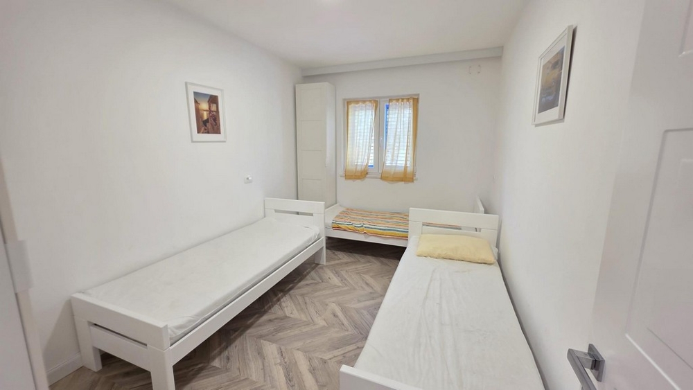 Bedroom with single beds