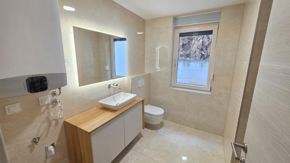 Modern bathroom with window