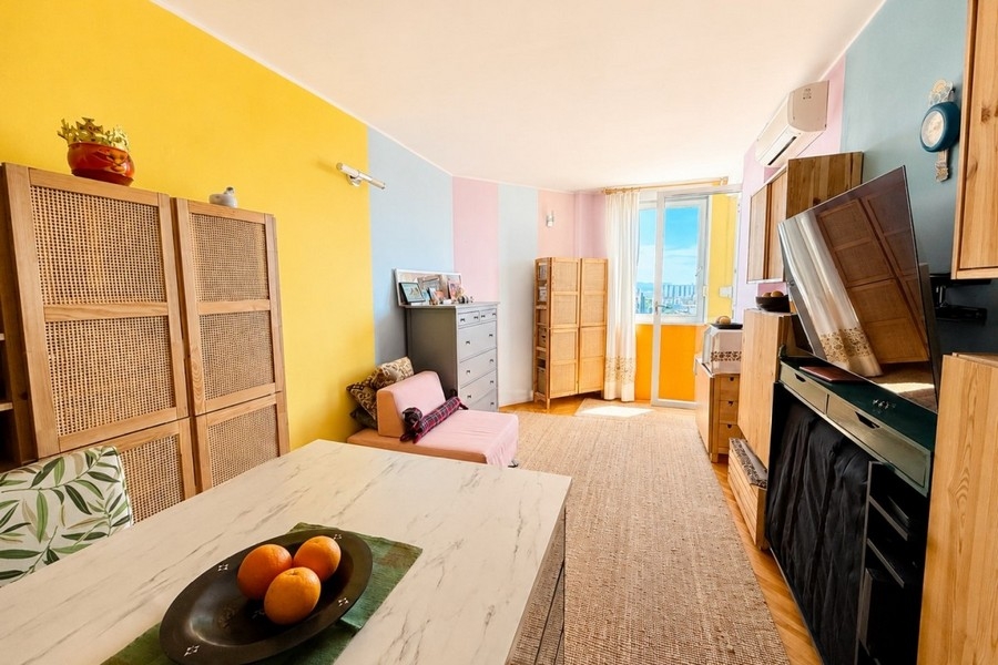 Living area with access to the balcony