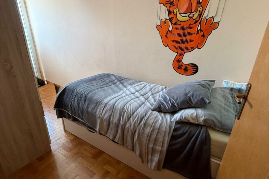 Second bedroom with single bed